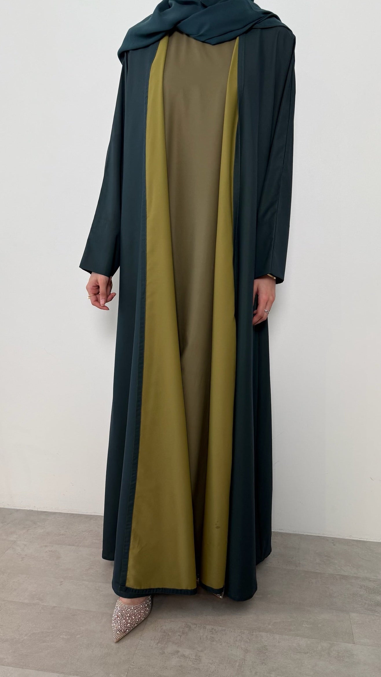 K03 Abaya