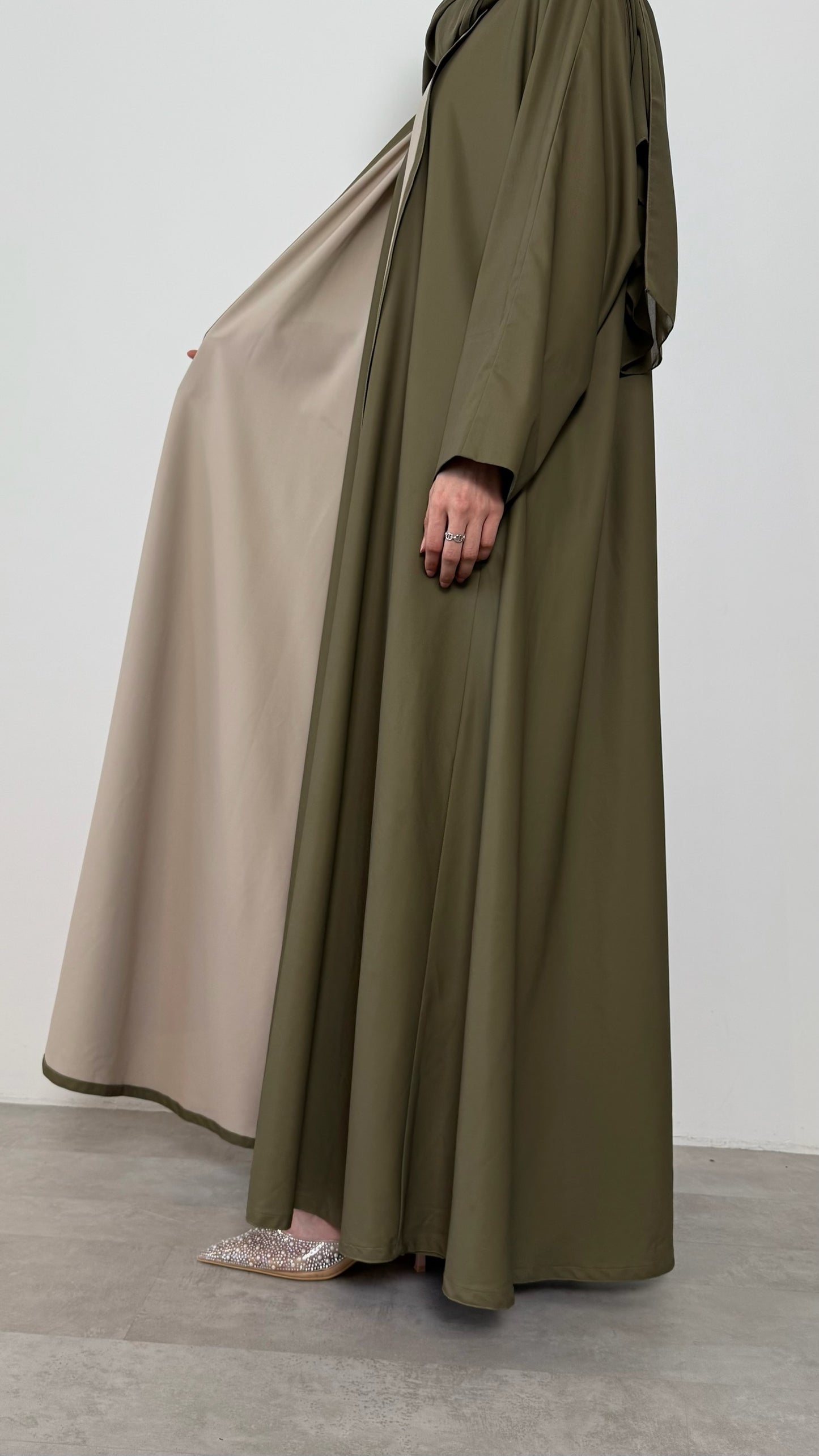 K01 Abaya