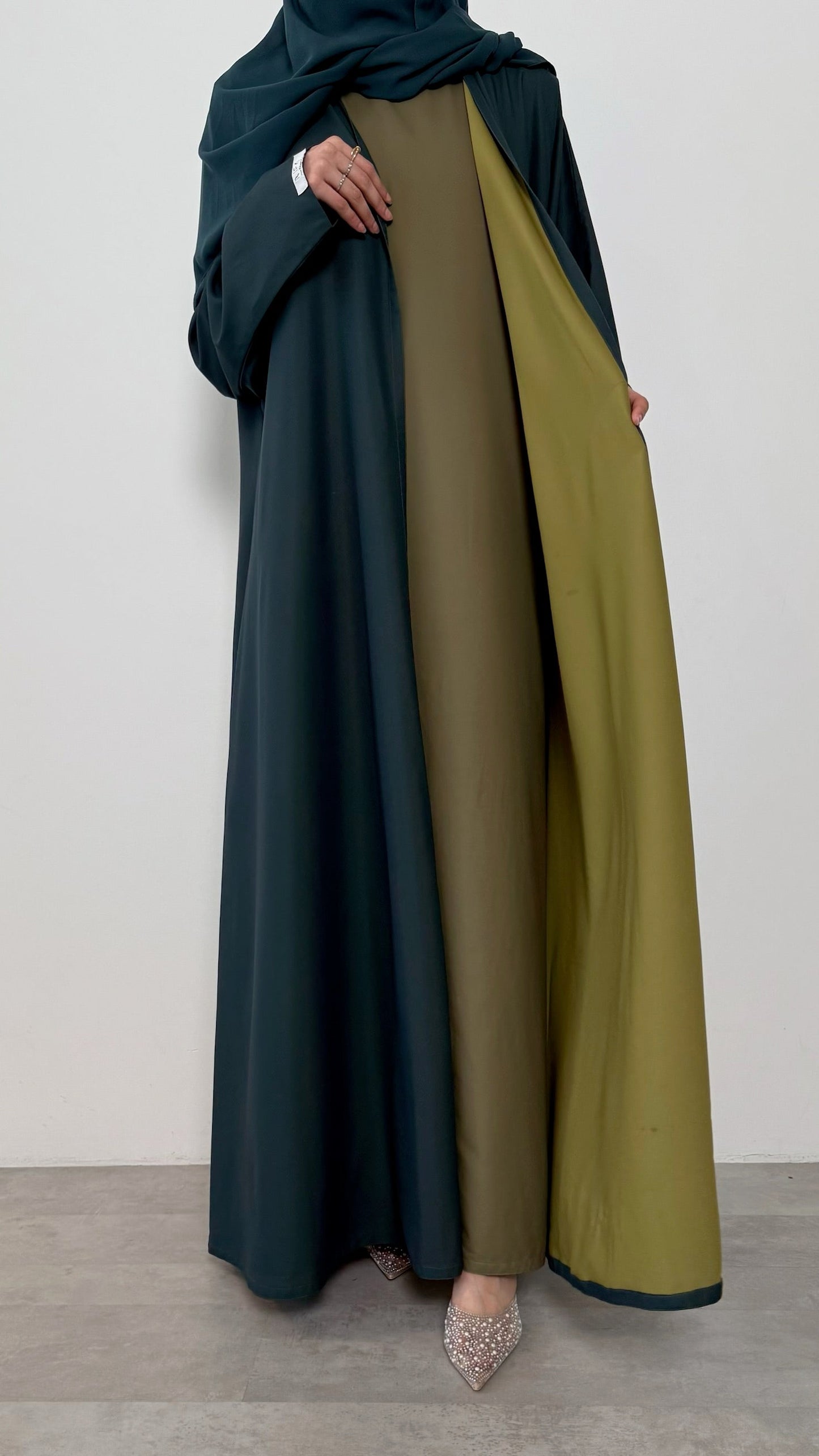K03 Abaya
