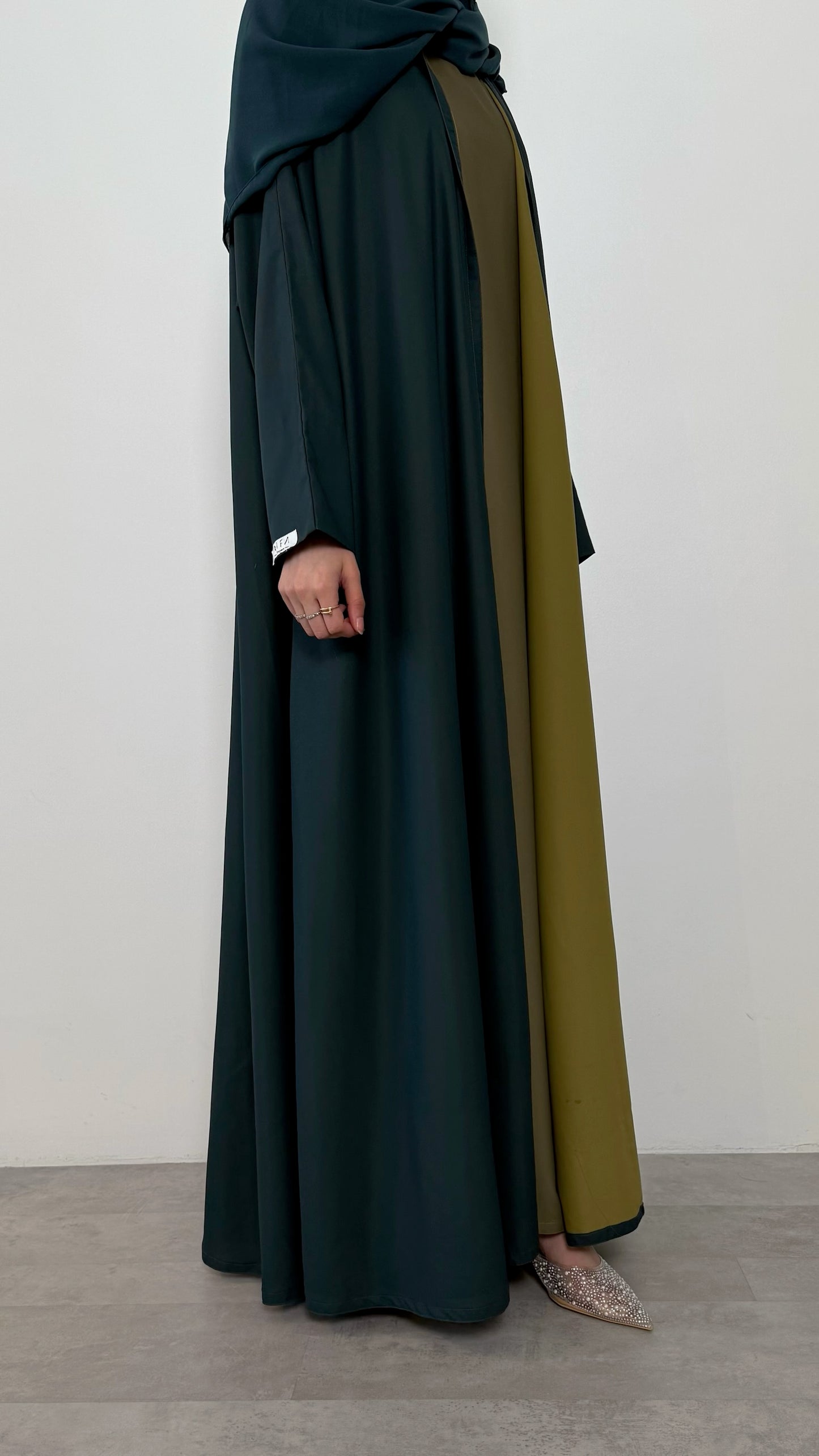 K03 Abaya