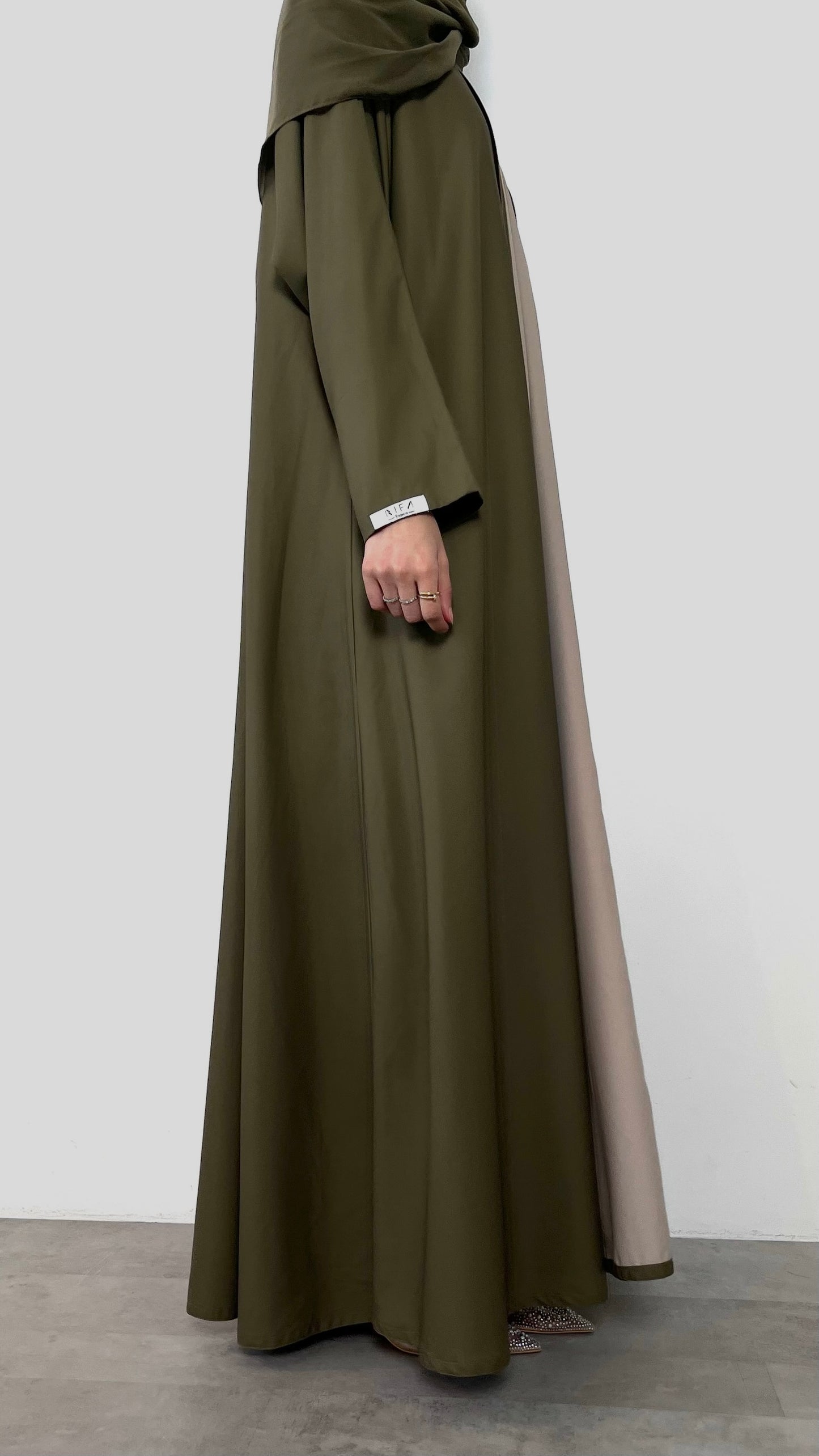 K01 Abaya