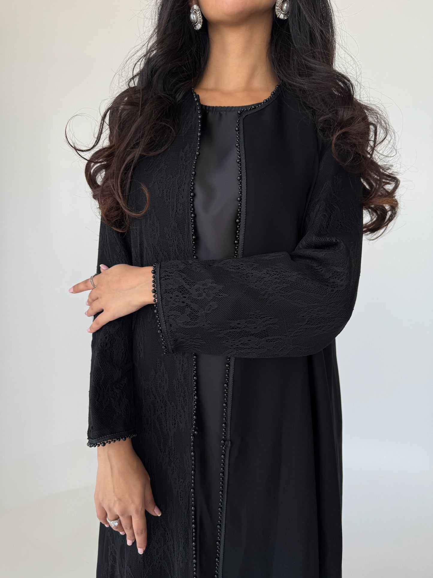 Dantel Abaya