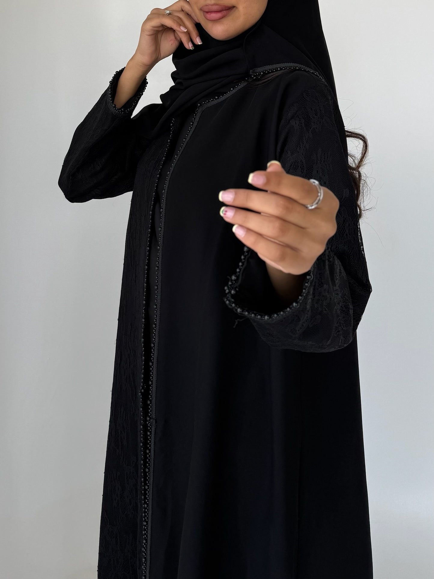 Dantel Abaya