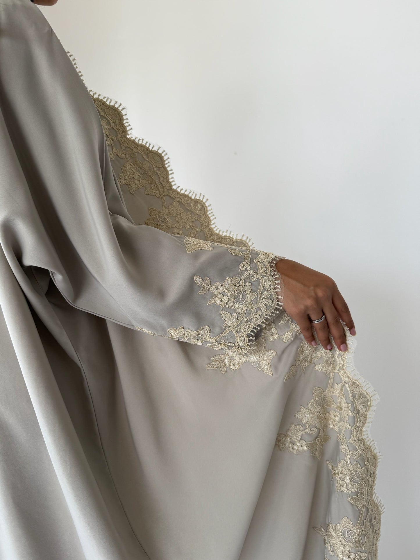 Abaya IV