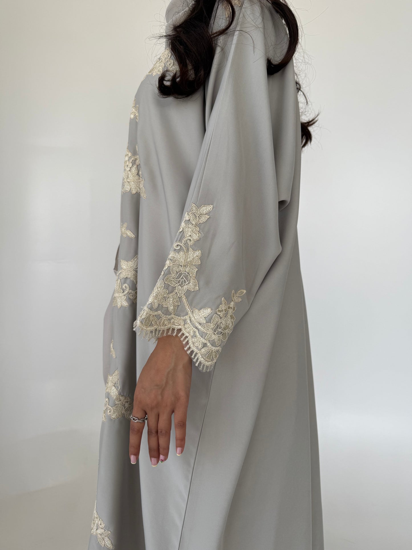 Abaya IV